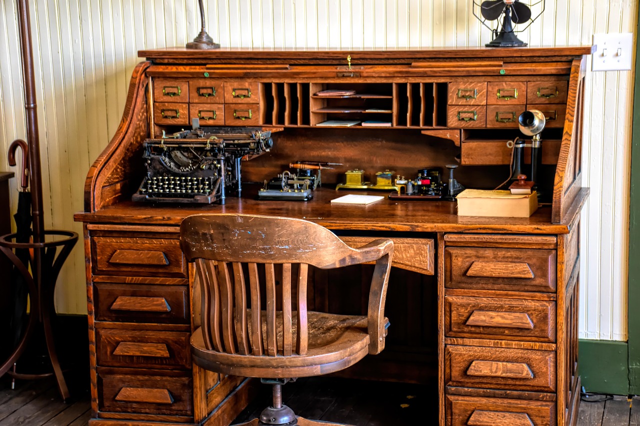Restaurare mobili di artigianato: come ridare nuova vita ai tuoi arredi in legno