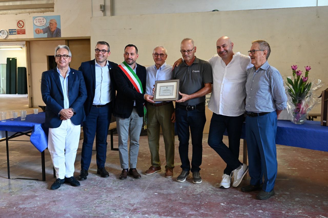 Jesolo  premia la falegnameria: 68 anni di artigianato e legno